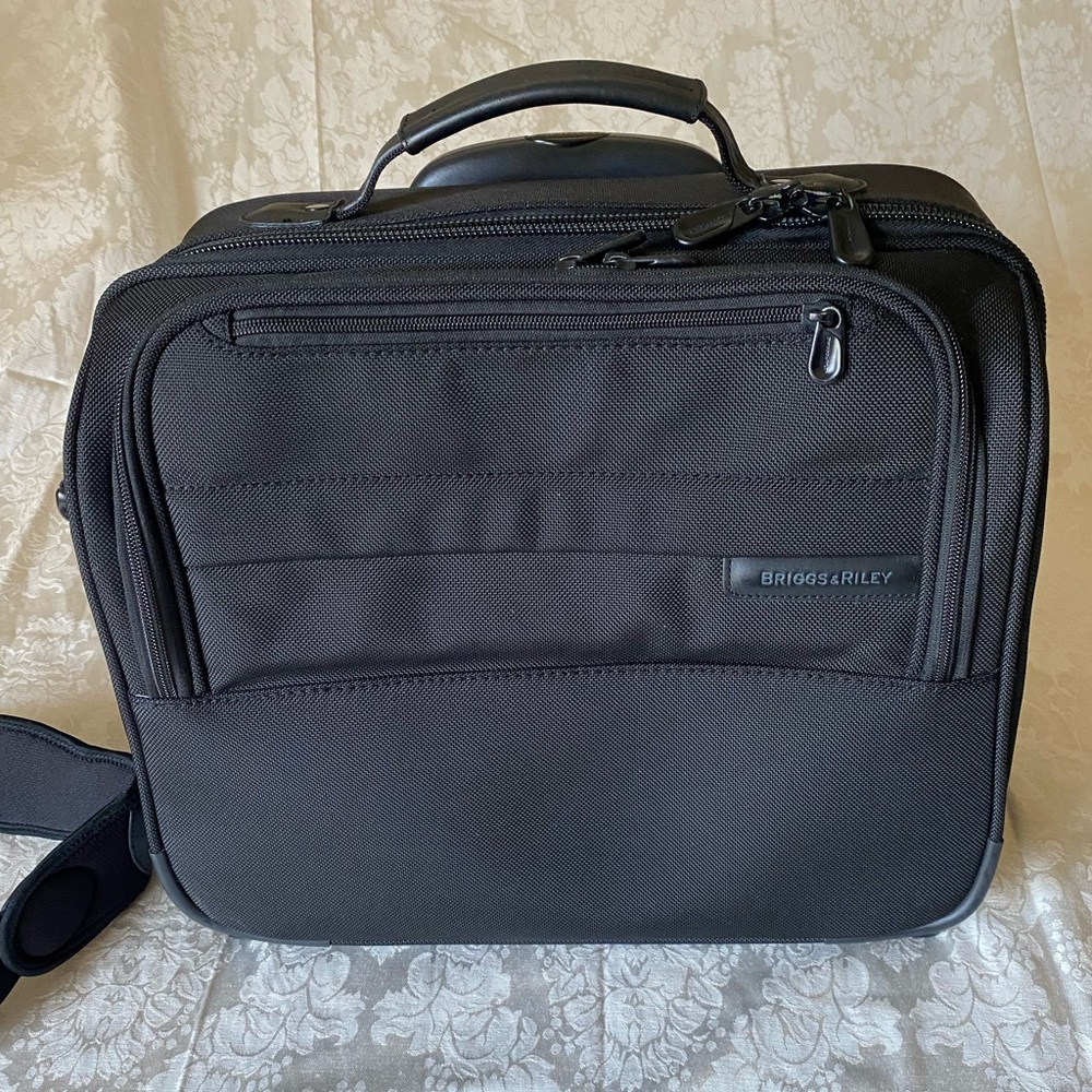 Briggs & Riley Black Travel Bag
